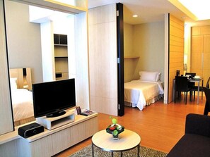 Executive Studio Suite, 1 Bedroom, Non Smoking, City View