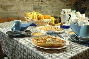 Colazione a buffet inclusa, servita tutte le mattine 