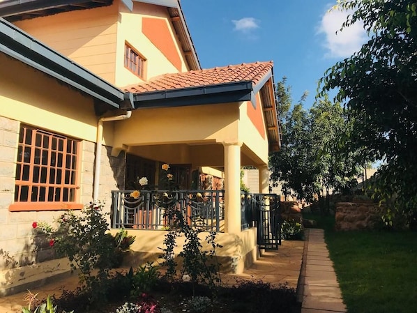 Exterior - Jari Inn Bistro (Ngong)