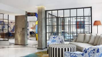 Lounge στο λόμπι
