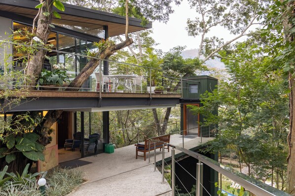 Outdoor treatment area, sauna, hot tub, steam room, body treatments - Spa Posse do Corpo (Petrópolis)