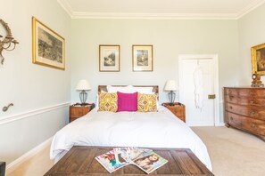 Castle | 8 bedrooms, Egyptian cotton sheets, premium bedding, iron/ironing board - Wardhill Castle (Inverurie)