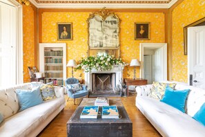 Castle | Living room | Fireplace - Wardhill Castle (Inverurie)