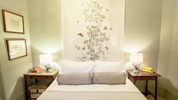 Castle | 8 bedrooms, Egyptian cotton sheets, premium bedding, iron/ironing board