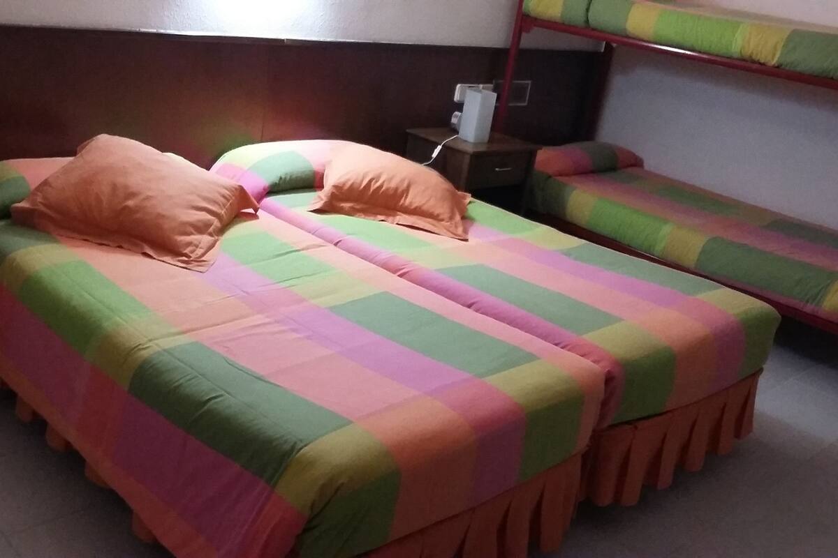 Vierbettzimmer | Babybetten, Zustellbetten, Bettwäsche