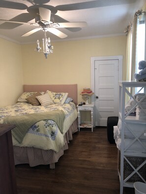 Cottage Comfort, 2 letti queen, non fumatori | Ferro/asse da stiro, Wi-Fi gratuito, lenzuola