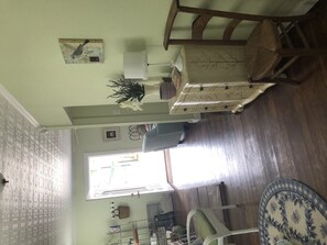 Interior - Lilac Cottage (Cloudcroft)