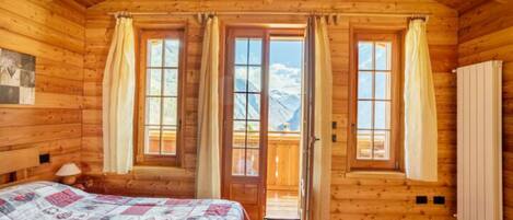 Comfort Double or Twin Room, Private Bathroom, Mountain View | Free WiFi, bed sheets