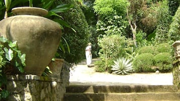 Kawasan hartanah