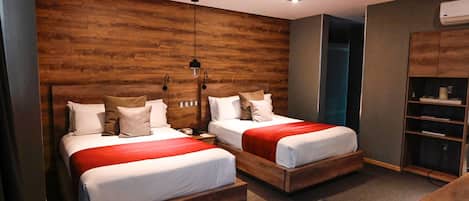 In-room safe, individually decorated, desk, iron/ironing board