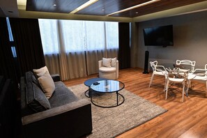 45-inch Smart TV with cable channels, TV - Hotel Park Nilo Reforma (Mexico City)