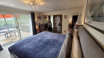 4 bedrooms, premium bedding, memory foam beds, individually decorated