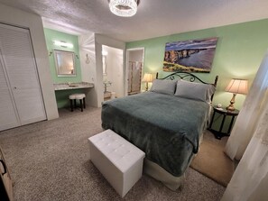 The Irish Suite | 4 bedrooms, premium bedding, memory foam beds, individually decorated - Misty Valley Inn B&B (Forks)