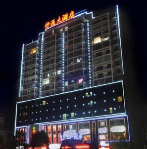 Fassade der Unterkunft – Abend/Nacht