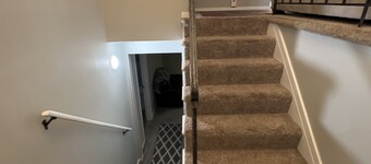5 Bed, 2 Bath Split Level Home Big Yard on NE Side of Cedar Rapids