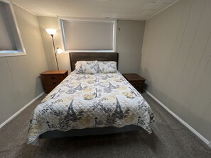 5 bedrooms, iron/ironing board, free WiFi, bed sheets