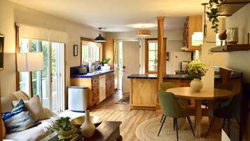 Flat-screen TV, stereo