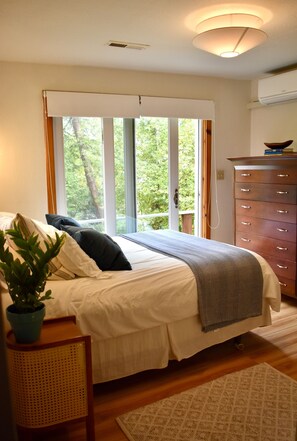 1 bedroom, iron/ironing board, travel crib, free WiFi