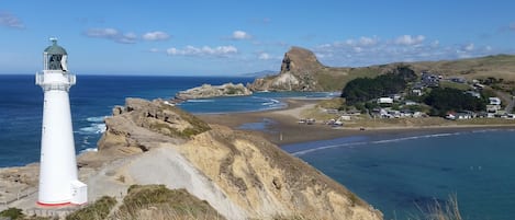 Una spiaggia nelle vicinanze