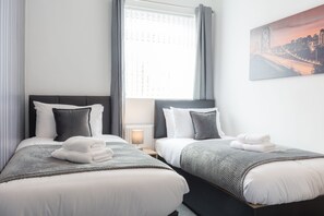 Townhome, 3 Bedrooms | Iron/ironing board, free WiFi, bed sheets - Platinum SA - Howgill House (Manchester)