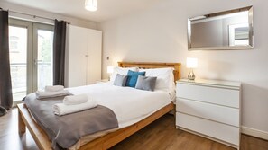 2 bedrooms, iron/ironing board, free WiFi, bed sheets