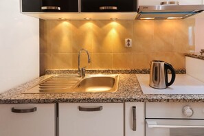 Fridge, oven, stovetop, dishwasher - Apartment Sea View (Kotor)