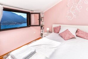2 bedrooms, iron/ironing board, free WiFi, bed sheets - Apartment Sea View (Kotor)
