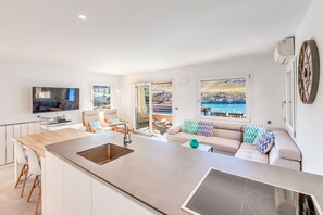 Interior - Holiday Apartment "Mirador" with Sea Views and Pool (Cala San Vicens)