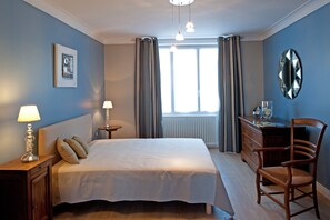 3 bedrooms, iron/ironing board, travel cot, free WiFi