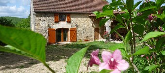 19th-century barn. Calm, Nature. Close to the Dordogne tourist valley.
