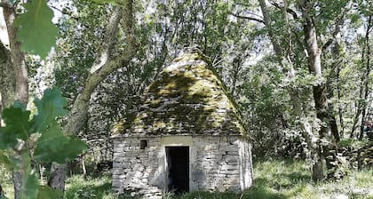 19th-century barn. Calm, Nature. Ideal for families with young children.