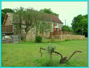 Exterior - 19th-century barn. Calm, Nature. Close to the Dordogne tourist valley. (Saint-Aubin-De-Nabirat)