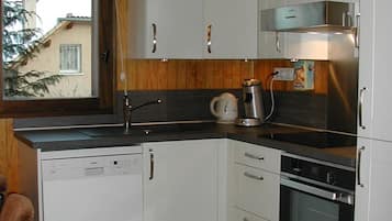 Réfrigérateur, four, plaque de cuisson, lave-vaisselle