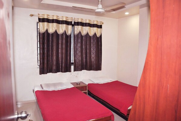 Room - Hotel Sagar Lodging (Chhatrapati Sambhajinagar)