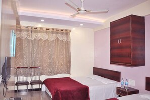 Basic Double Room, 1 Double Bed, Non Smoking | Rollaway beds