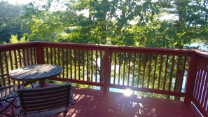 Outdoor dining - Magical Lakefront Home in Forest Lake (Winchester)
