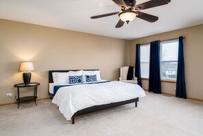 4 habitaciones, tabla de planchar con plancha, wifi y ropa de cama 