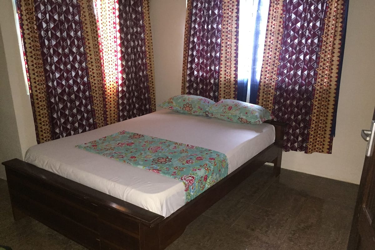 1 bedroom, in-room safe, desk, iron/ironing board