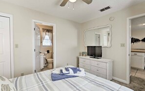 2 bedrooms, iron/ironing board, WiFi, bed sheets