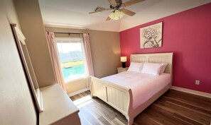 4 bedrooms, iron/ironing board, WiFi, bed sheets