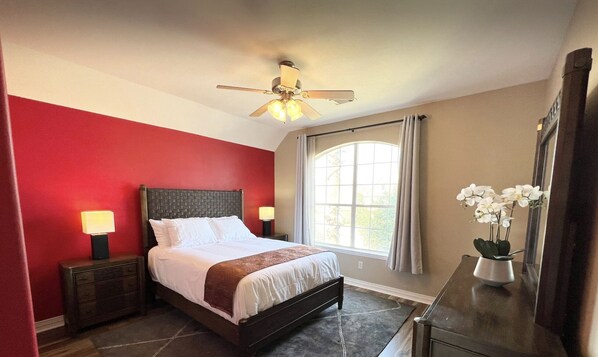 4 bedrooms, iron/ironing board, WiFi, bed sheets