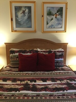 2 bedrooms, iron/ironing board, free WiFi, bed sheets - Highest Rated, Lowest Rates in Snow Blaze: 2/2, A/C, Pool, Hot Tub, Gym, Firepit (Park City)