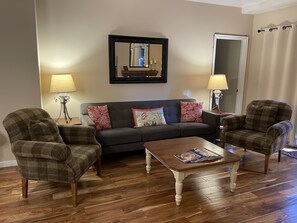 Smart TV, fireplace, DVD player, books - Highest Rated, Lowest Rates in Snow Blaze: 2/2, A/C, Pool, Hot Tub, Gym, Firepit (Park City)