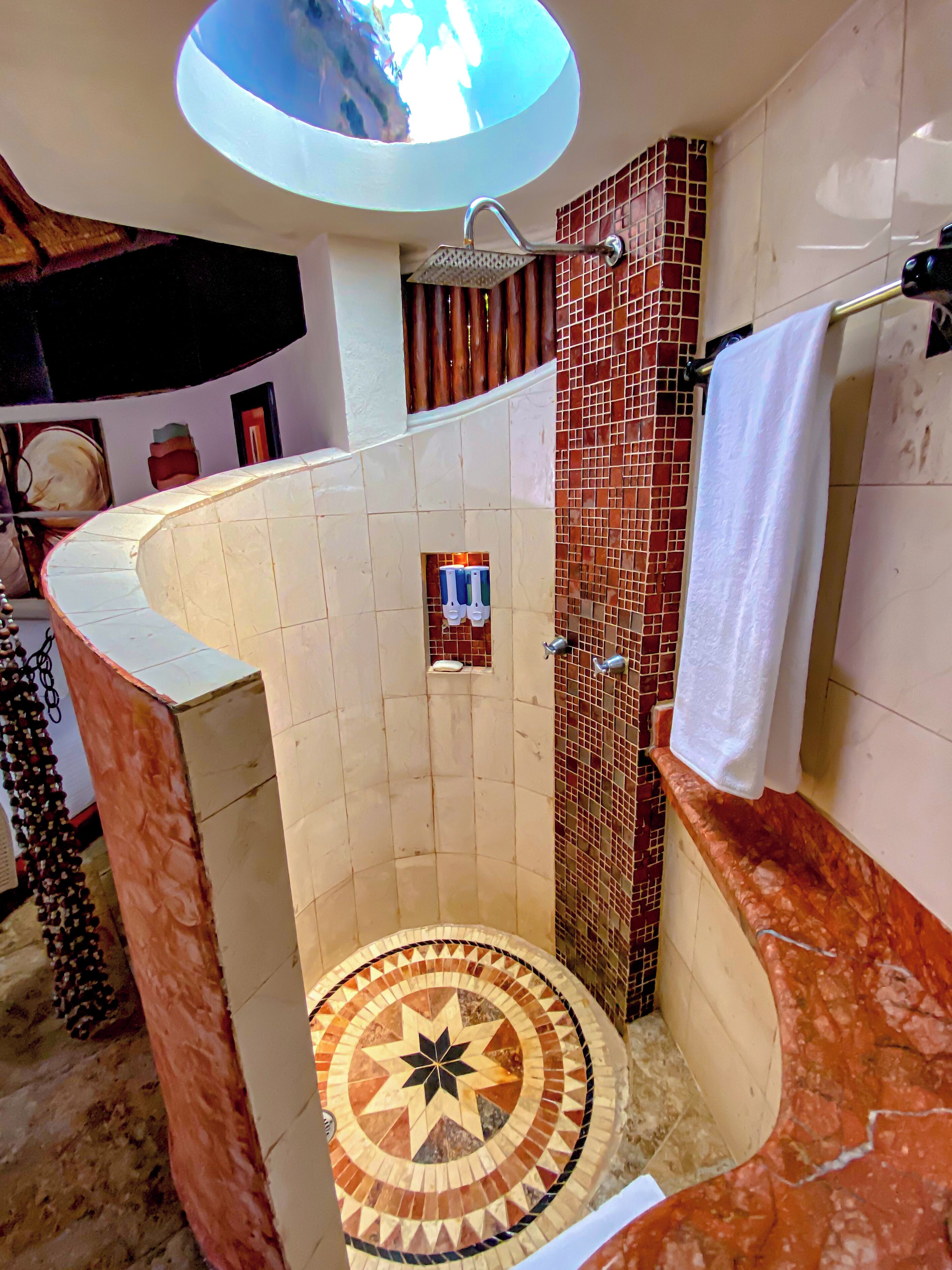 King Suite Roja | 1 Schlafzimmer, hochwertige Bettwaren, Zimmersafe