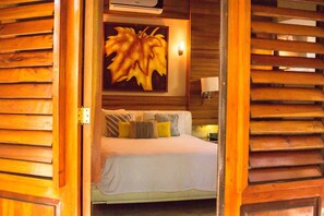 Queen Boutique Amarilla | 1 dormitorio, ropa de cama de alta calidad, caja fuerte