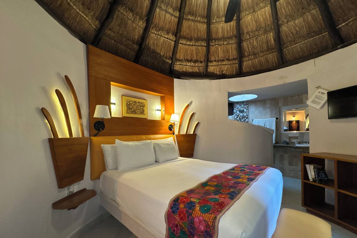 Bungalow Romantico Morado | 1 bedroom, premium bedding, in-room safe, soundproofing