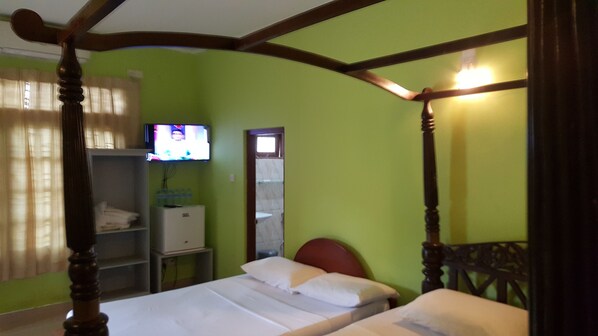 Free WiFi, bed sheets