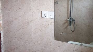 Comfort Double or Twin Room, 1 Double Bed, Non Smoking | Bathroom | Shower, rainfall showerhead, towels