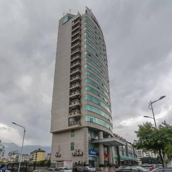 Front of property - Yijing Hotel (Ningde)