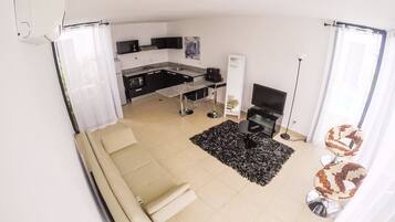 Deluxe Villa, 2 Bedrooms, Kitchen, Pool View | Living area | Smart TV